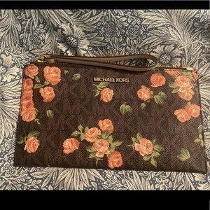 Michael Kors Signature Rose Wristlet